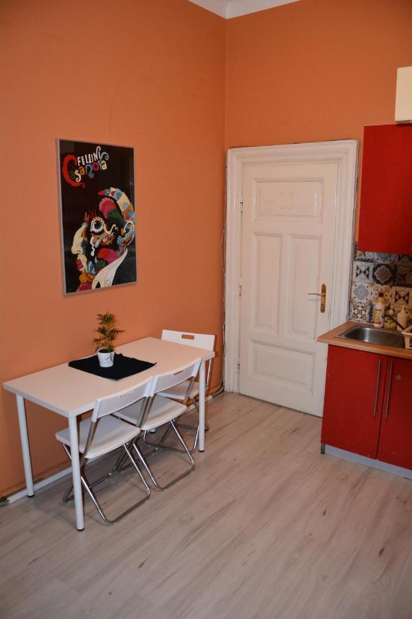 Margo Guest Rooms Krakow Bagian luar foto